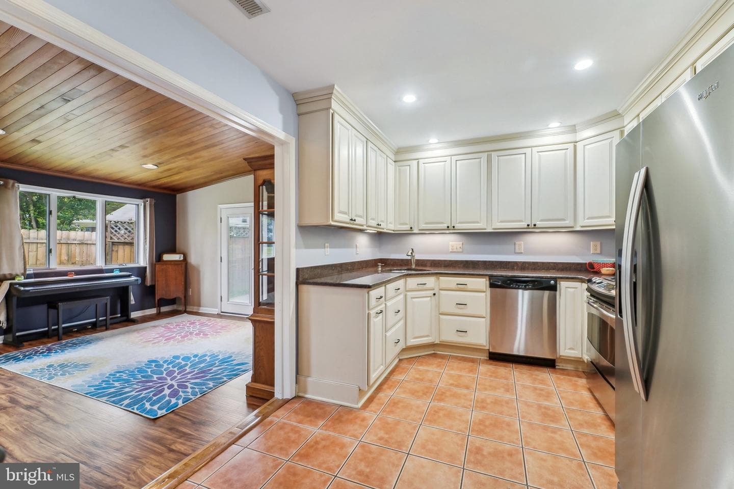 34 Thomas Road photo 33