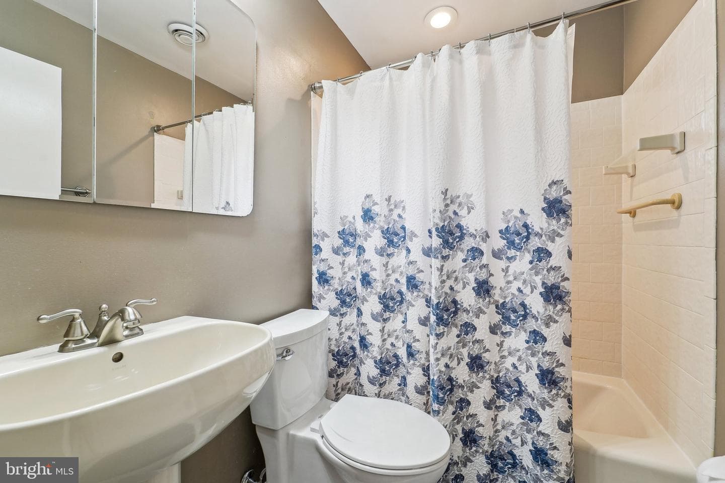34 Thomas Road photo 9