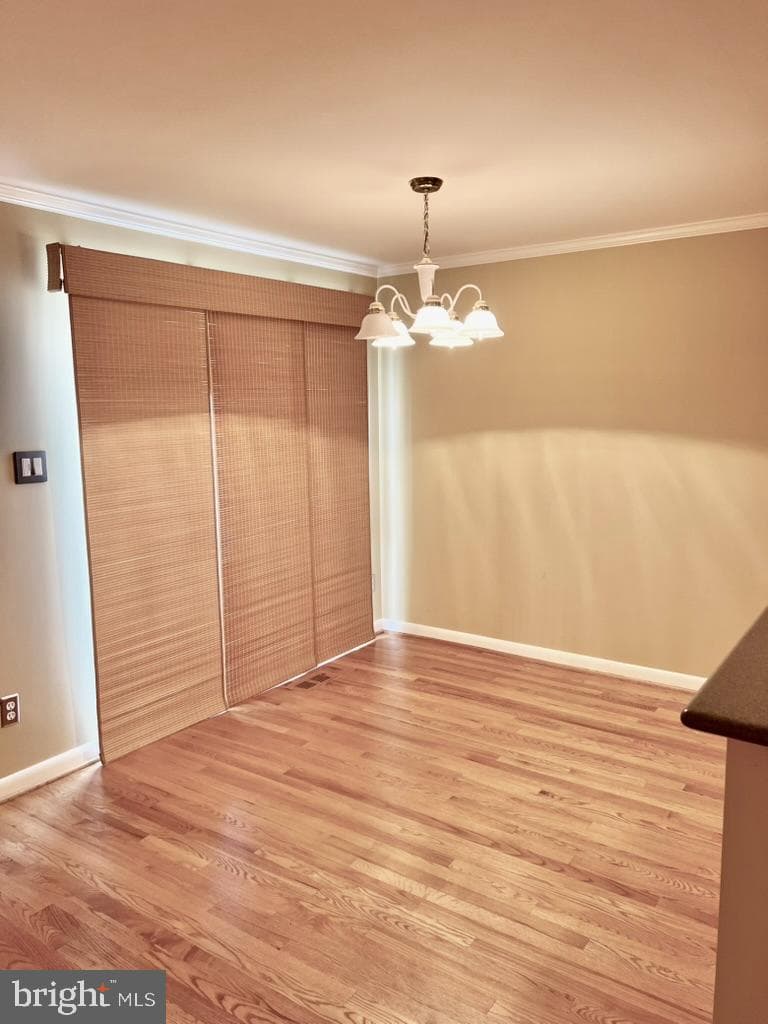 470 West Court photo 6
