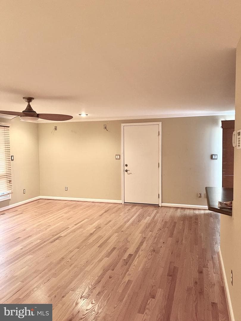 470 West Court photo 7