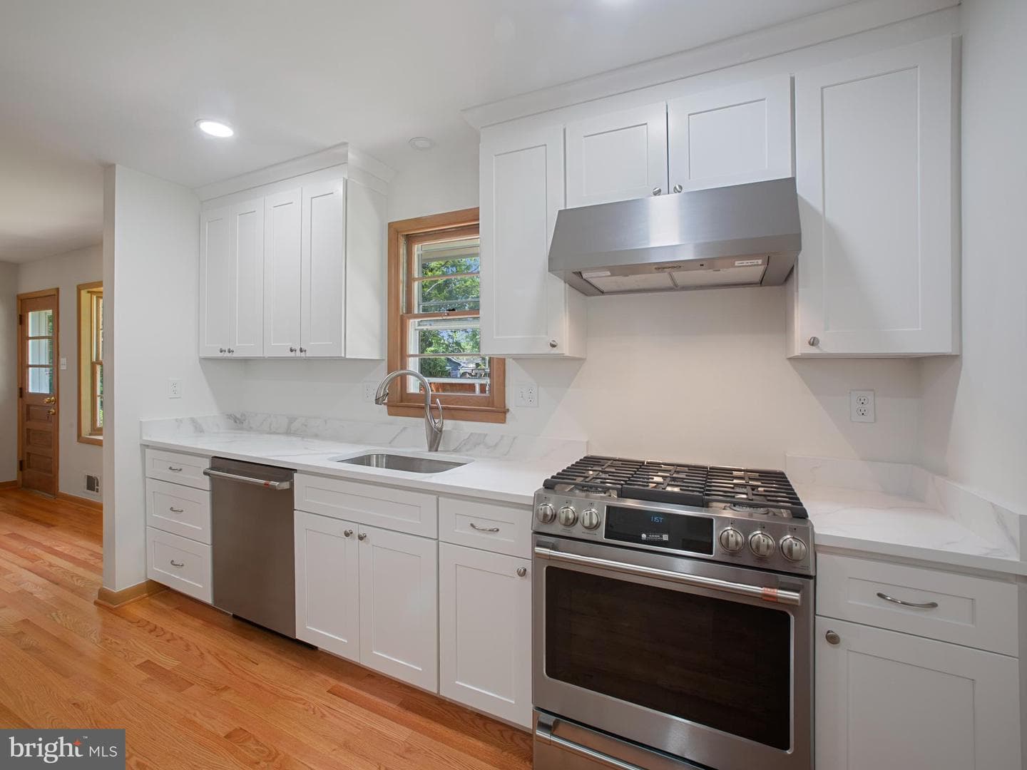 304 Mangrove Road photo 5