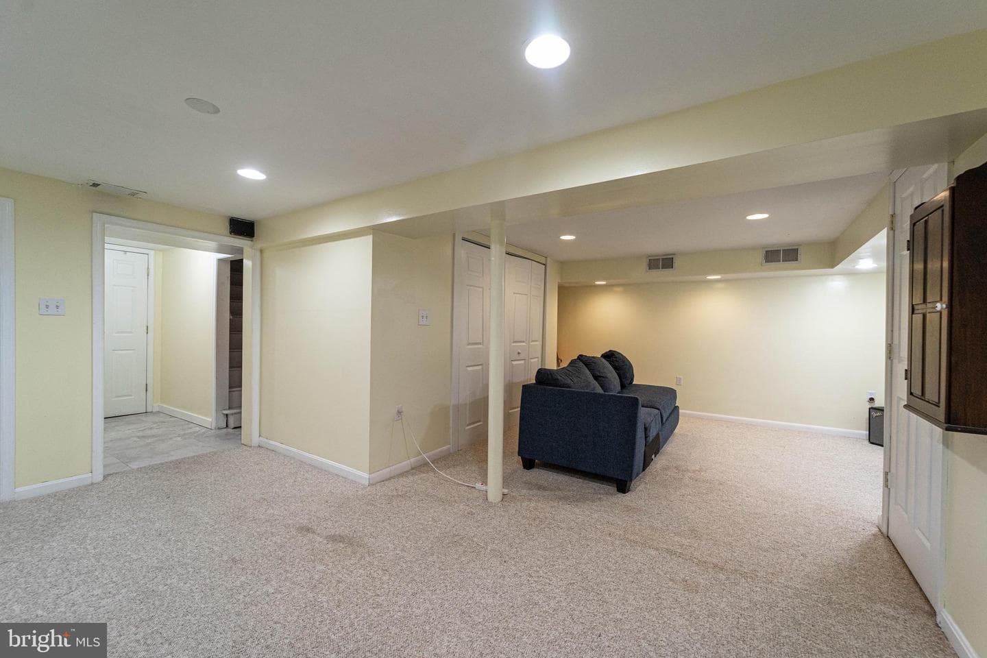 210 Coronet Drive photo 23