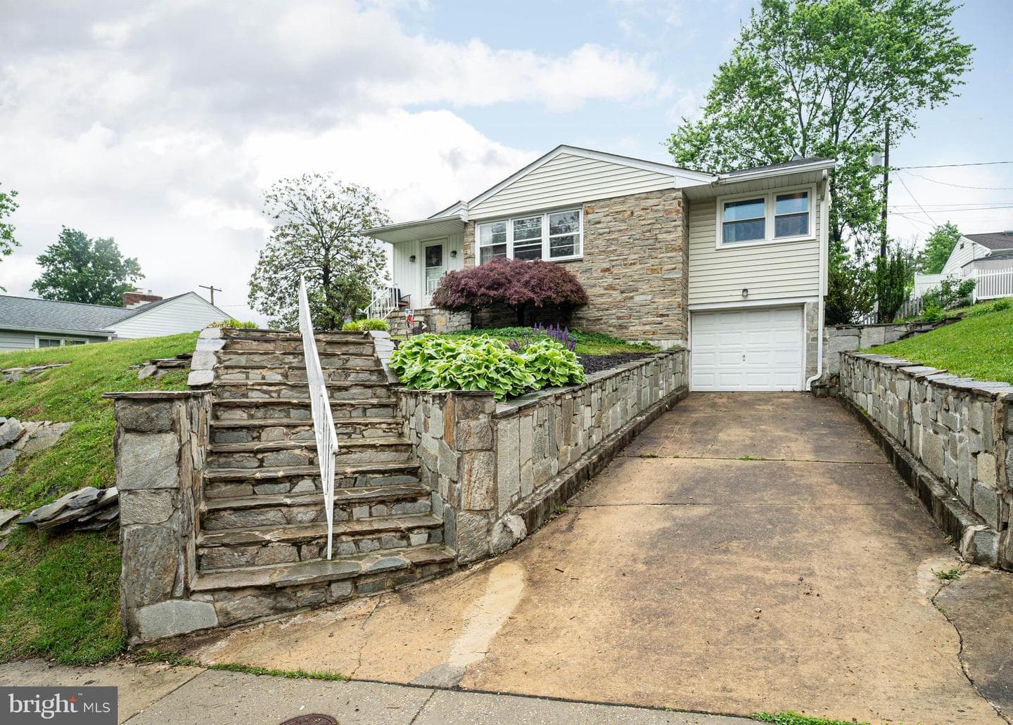 210 Coronet Drive photo 28