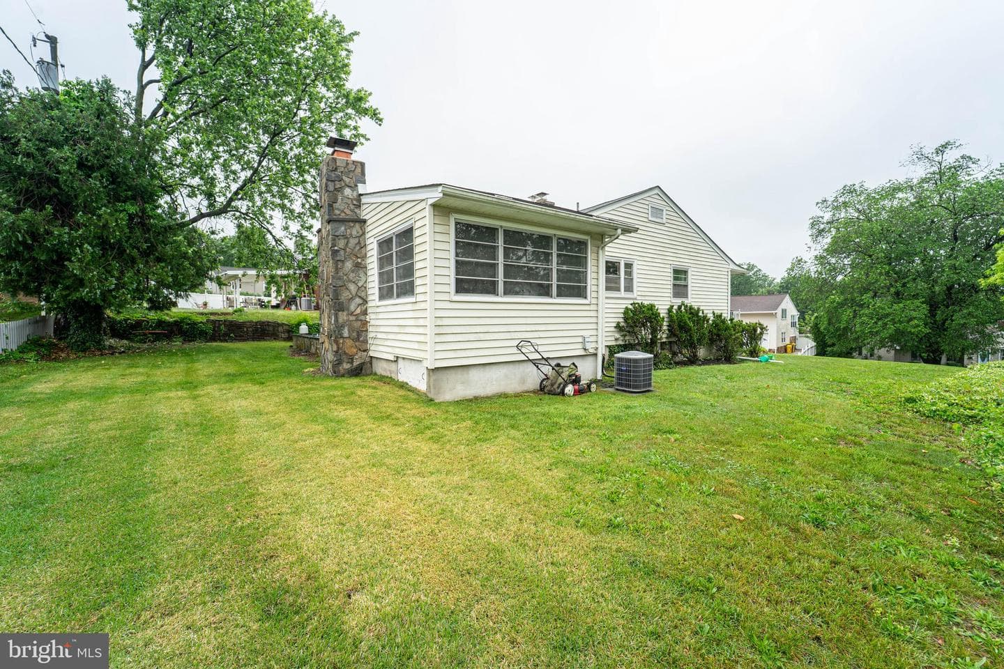 210 Coronet Drive photo 29