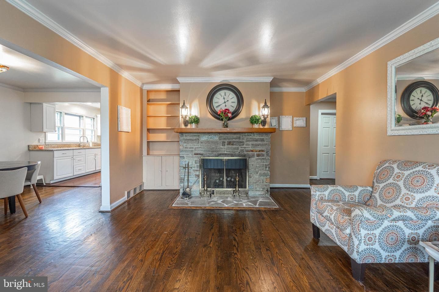 210 Coronet Drive photo 3