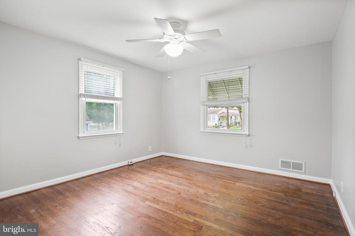 306 Linda Avenue photo 11
