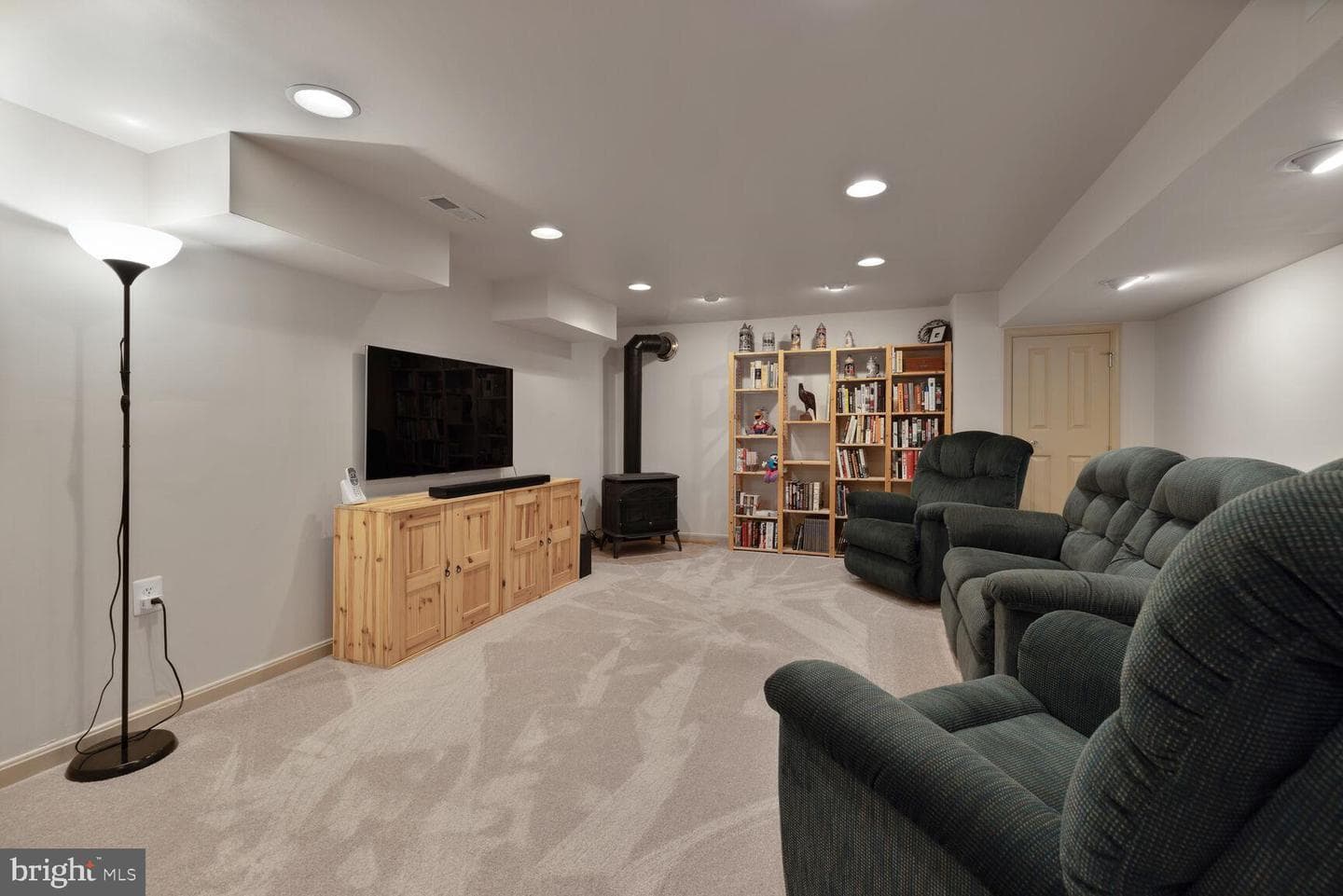 1839 Disney Estates Circle photo 39