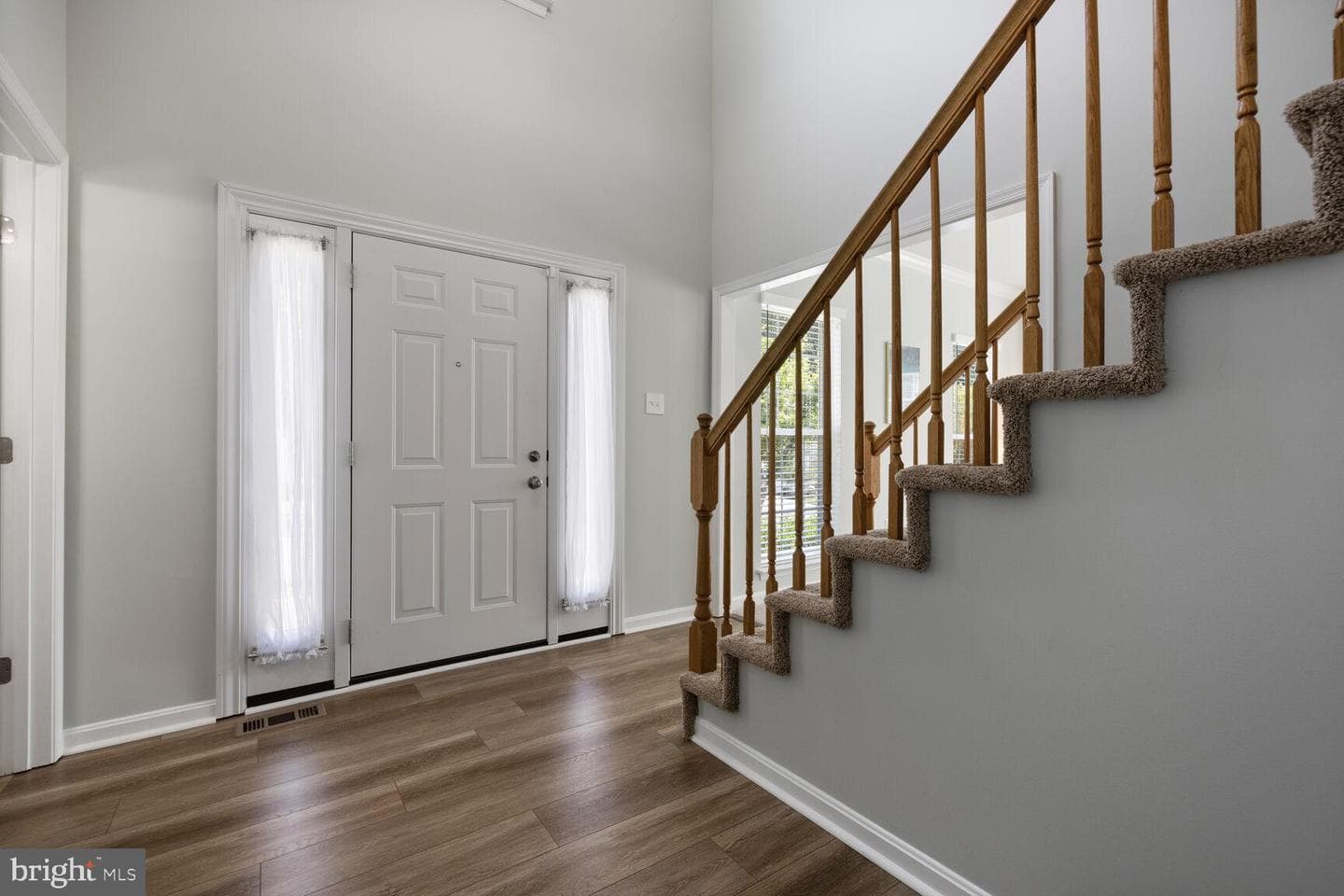 1839 Disney Estates Circle photo 4