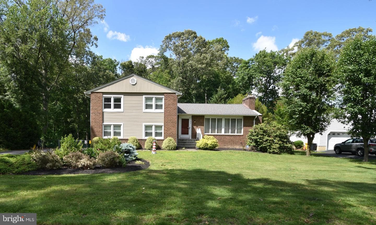 194 Irene Avenue photo 2