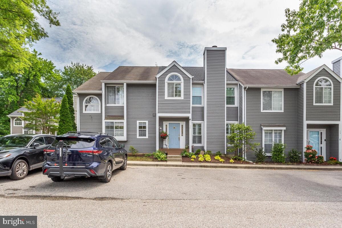 17 Edgewood Green Court