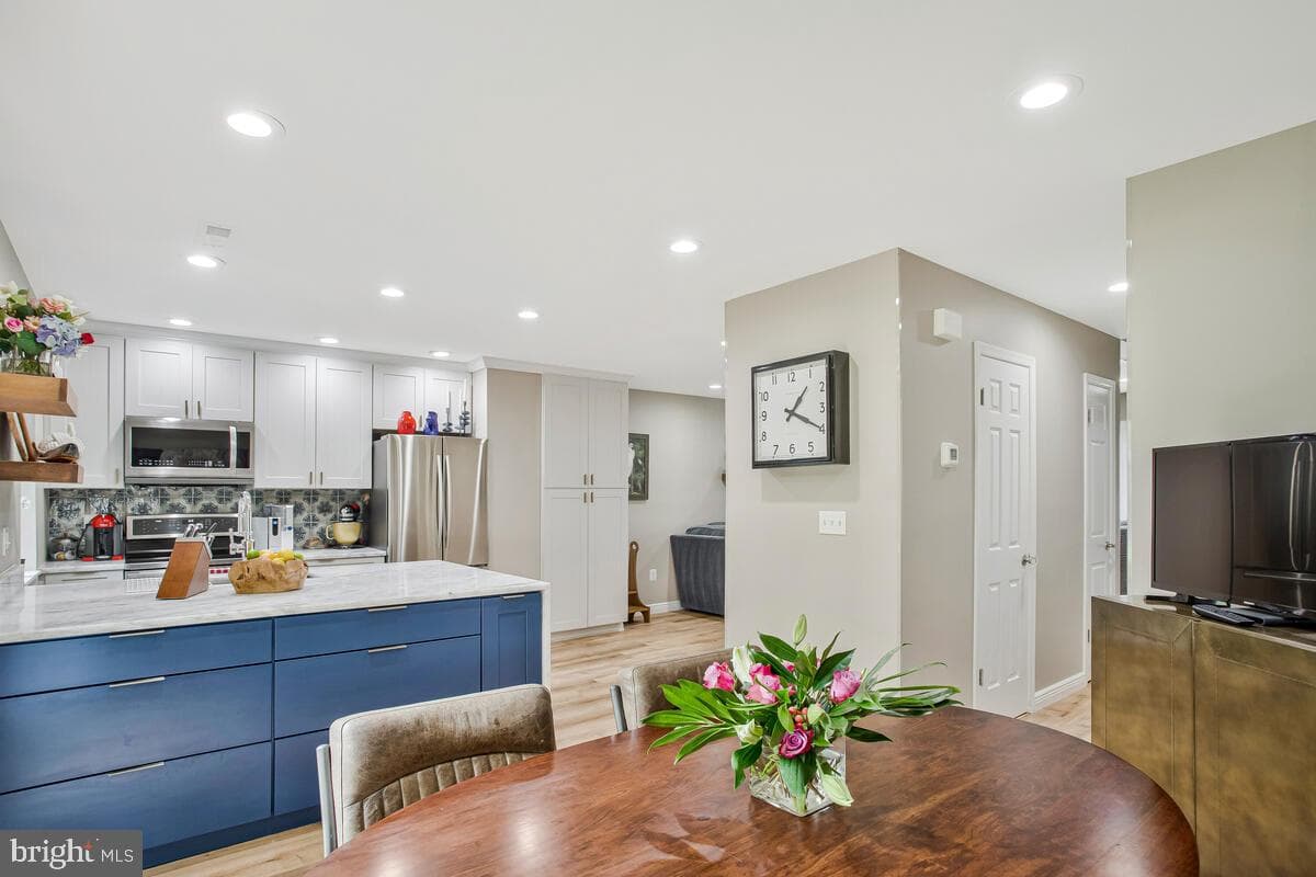 17 Edgewood Green Court photo 11