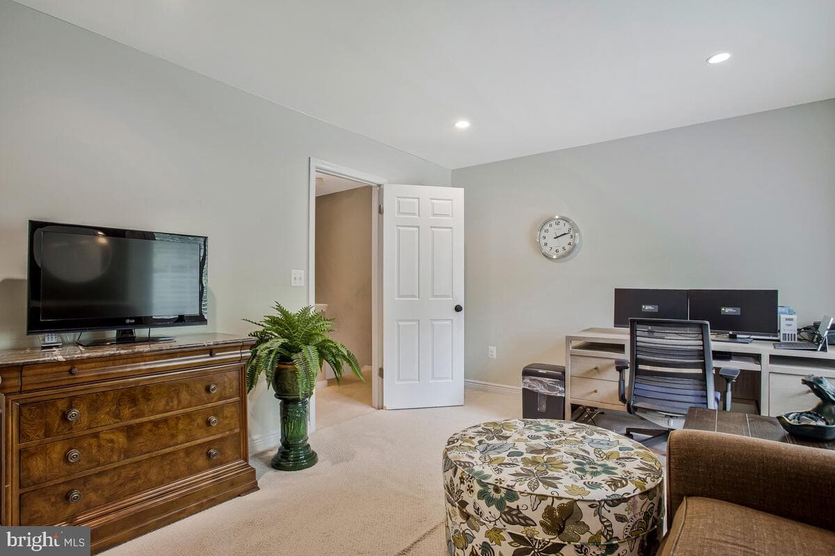 17 Edgewood Green Court photo 19
