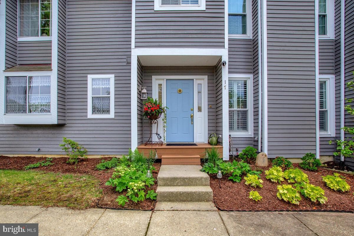 17 Edgewood Green Court photo 2