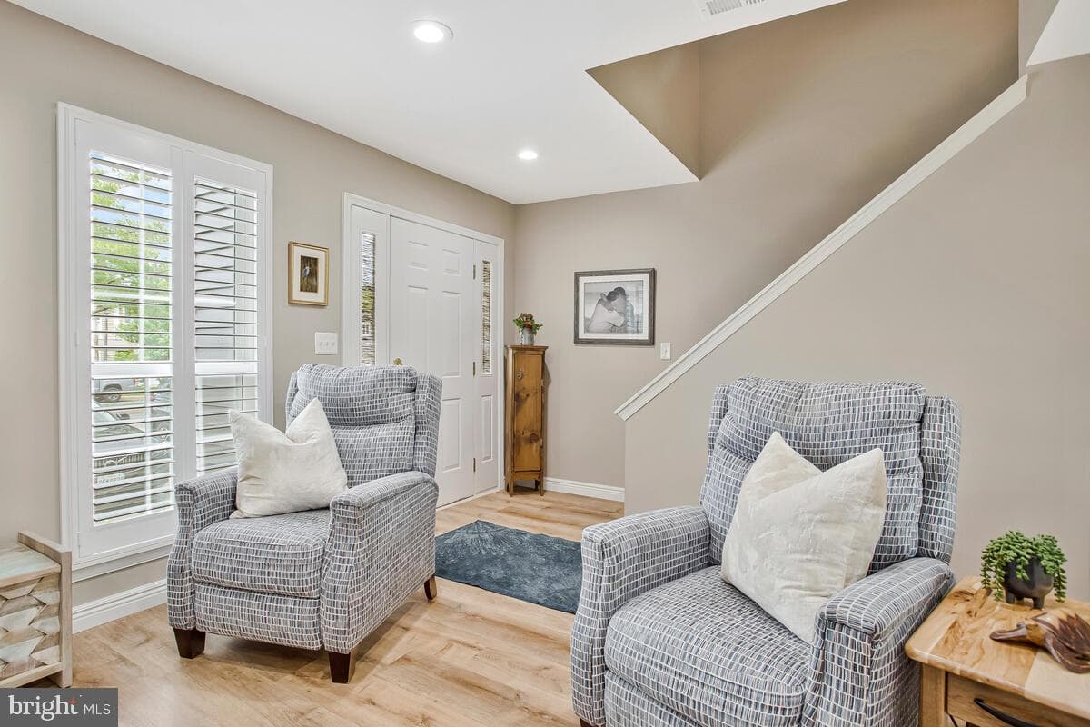 17 Edgewood Green Court photo 4