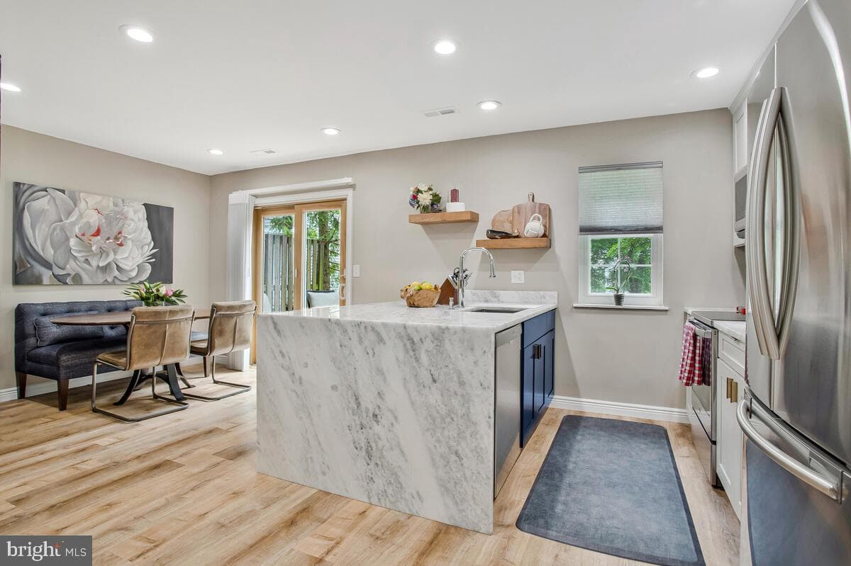 17 Edgewood Green Court photo 6