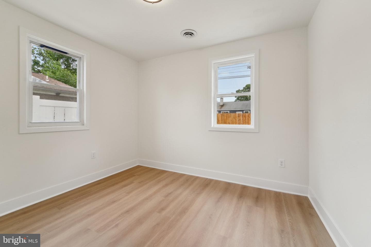 818 Dale Road photo 17