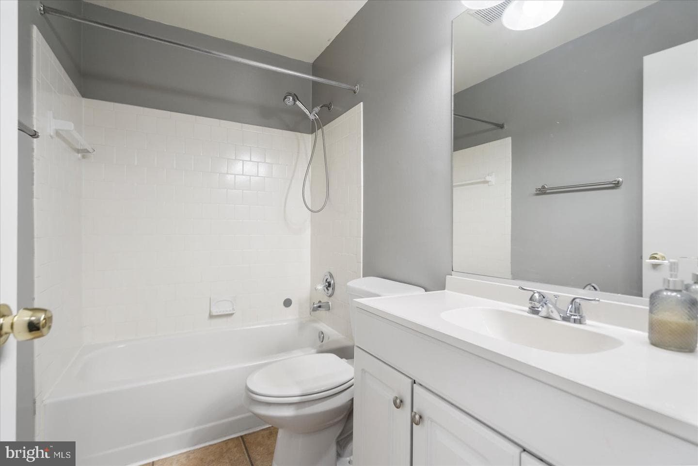 1110 Castle Harbour Way #3a photo 18