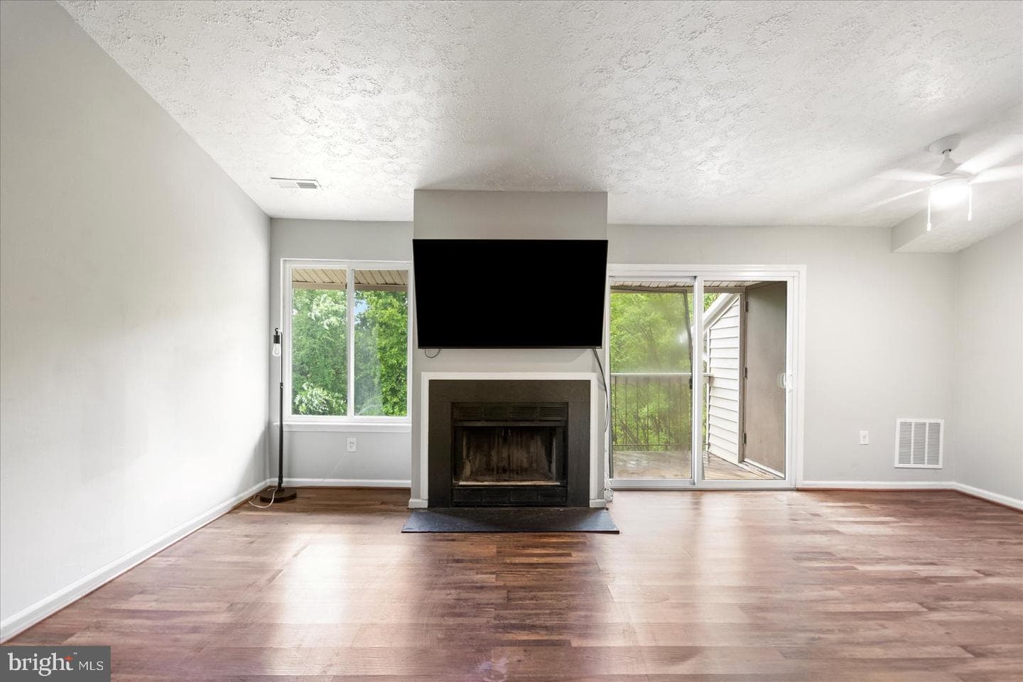 1110 Castle Harbour Way #3a photo 7