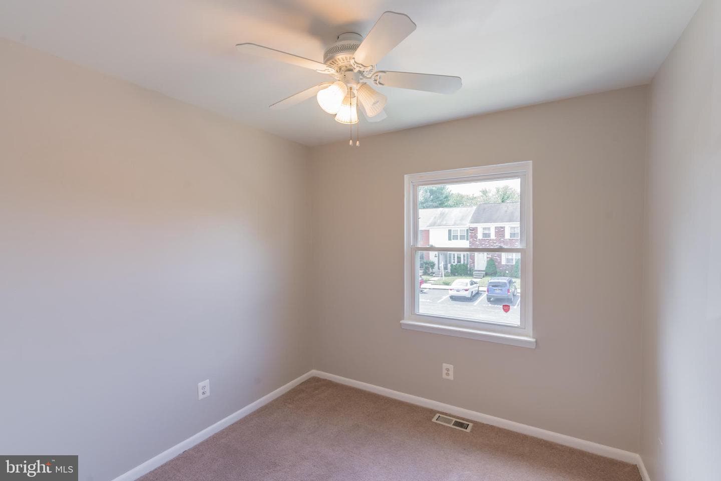2054 Forest Hill Lane photo 18