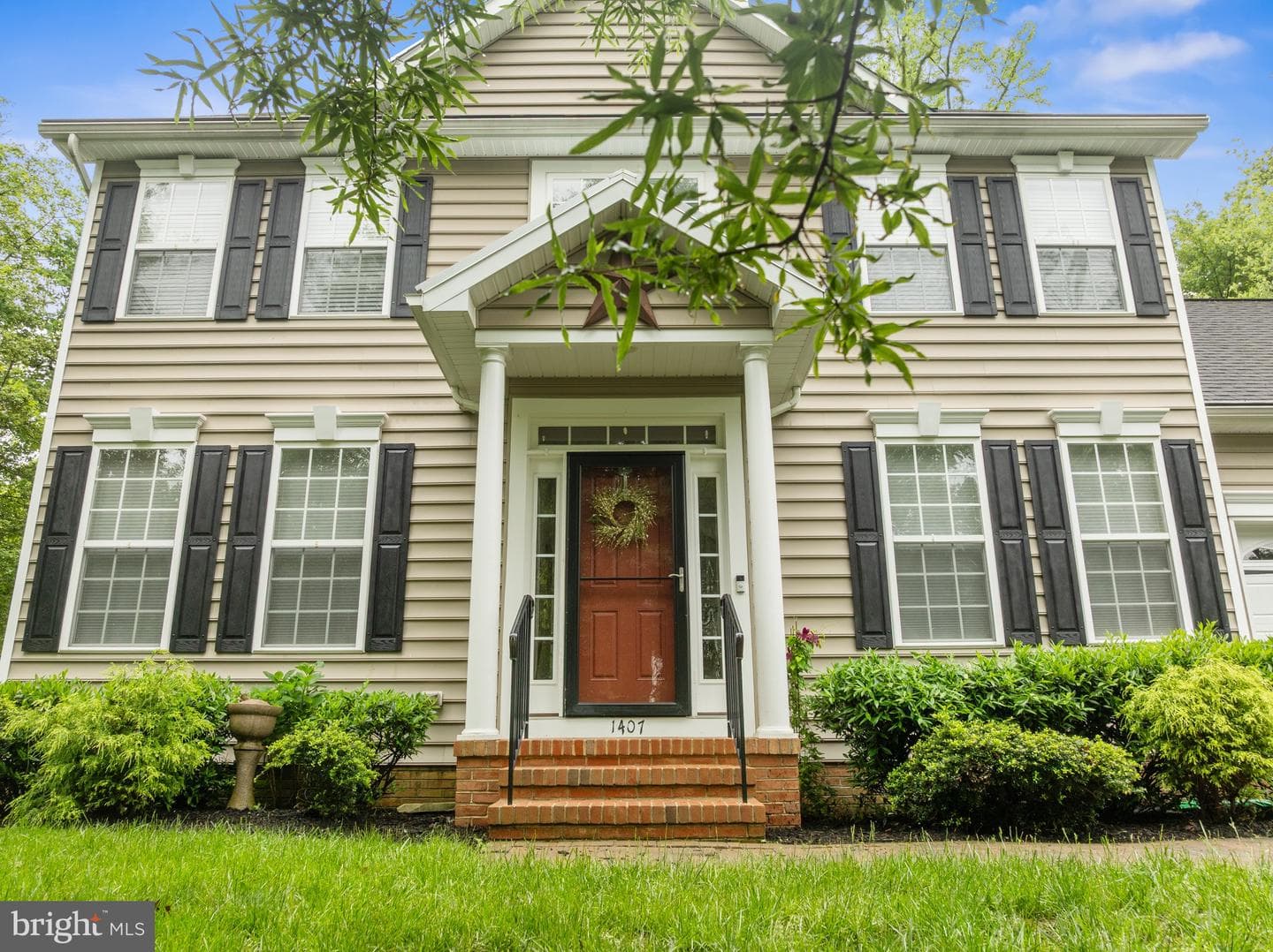 1407 James Way photo 2