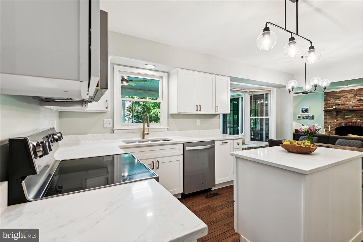 204 Ambleside Drive photo 10
