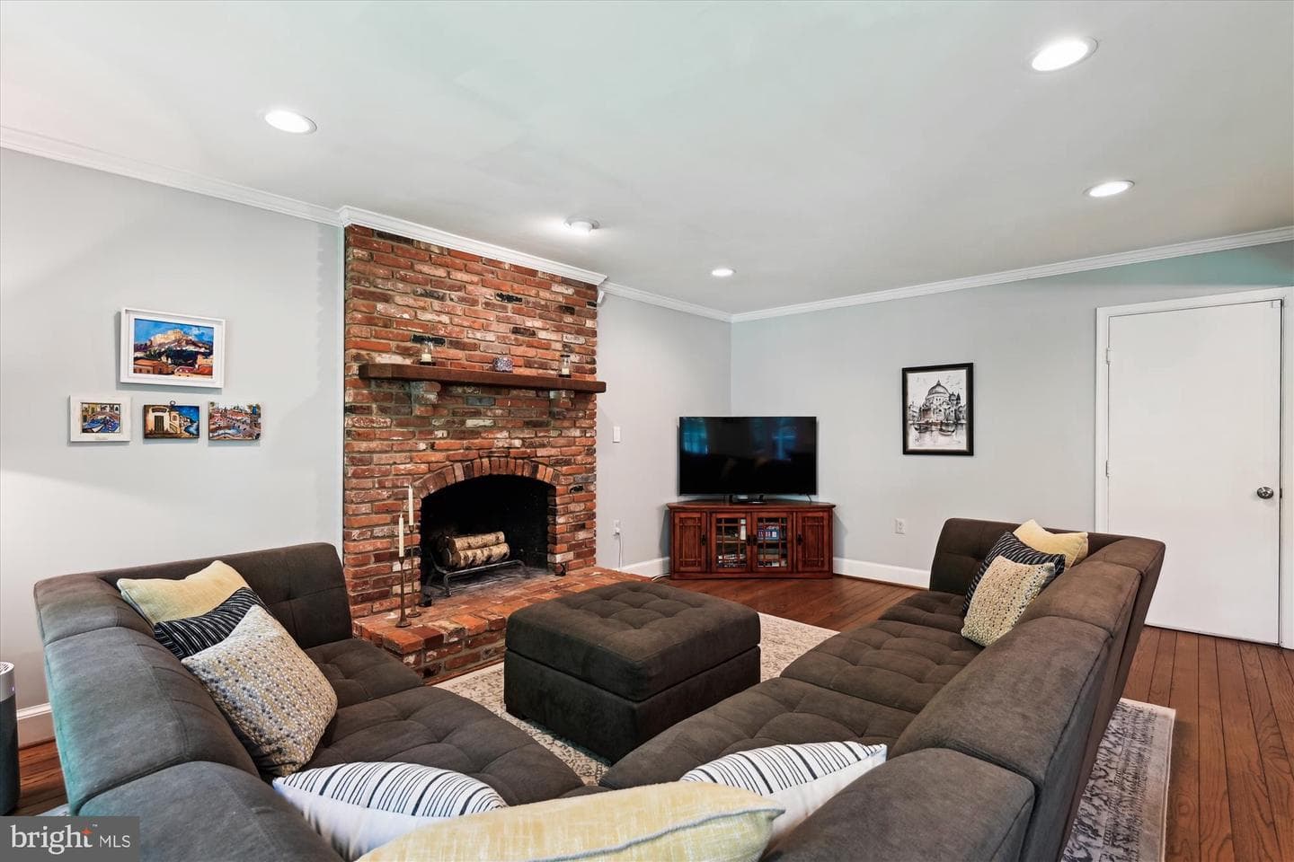 204 Ambleside Drive photo 18
