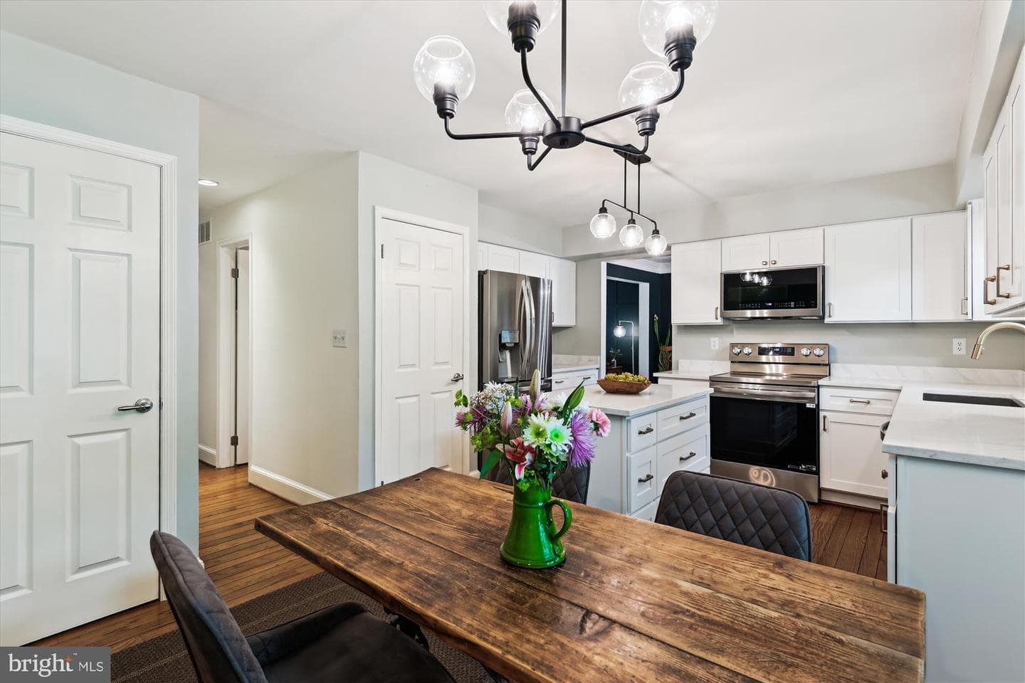 204 Ambleside Drive photo 9