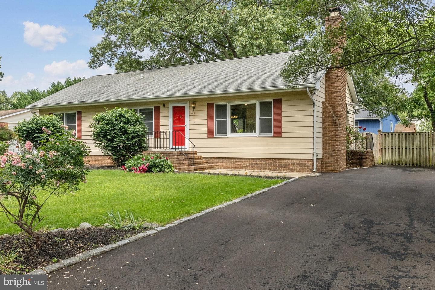 518 Laurel Road photo 3