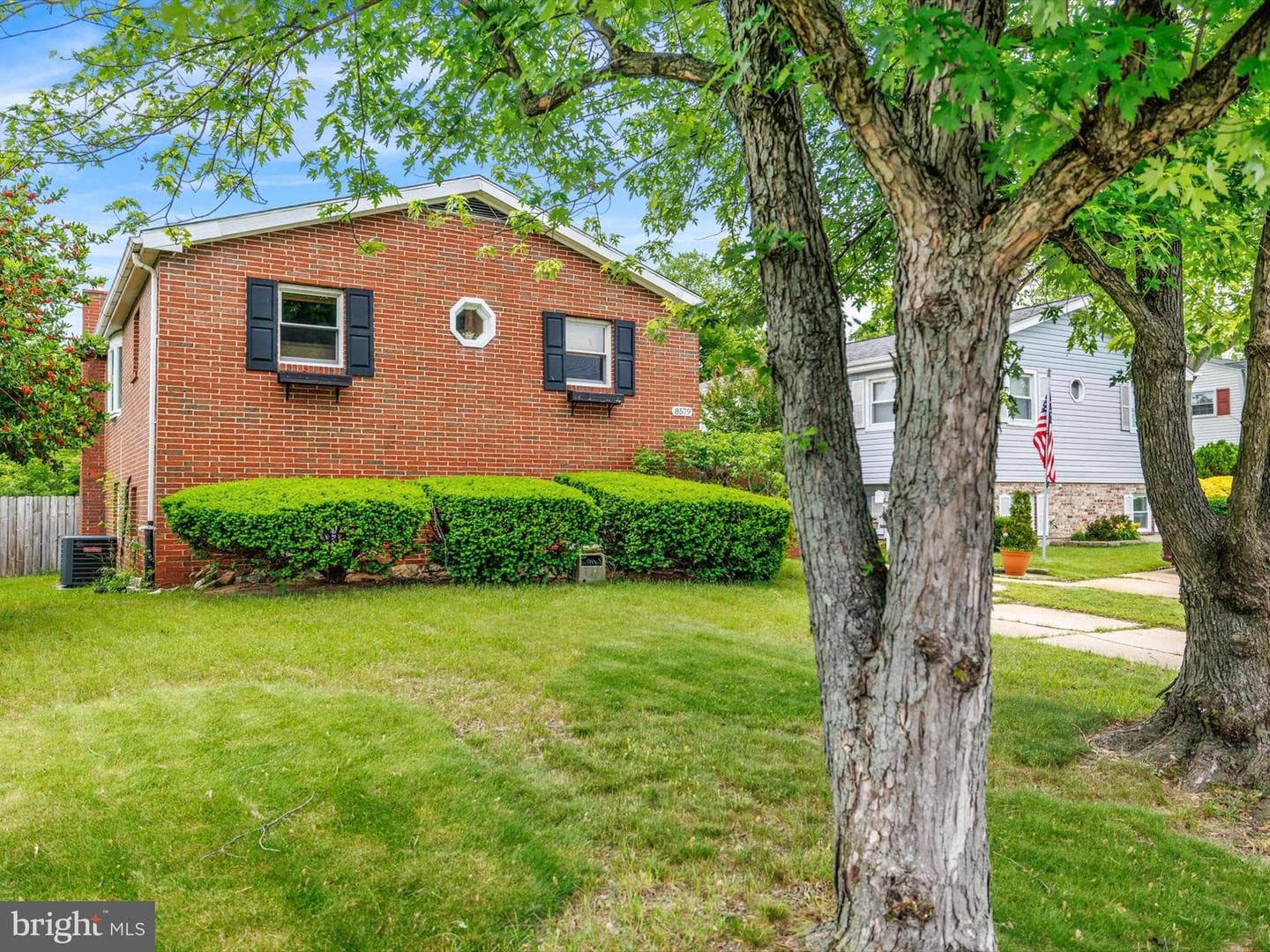 8579 Main Avenue photo 2