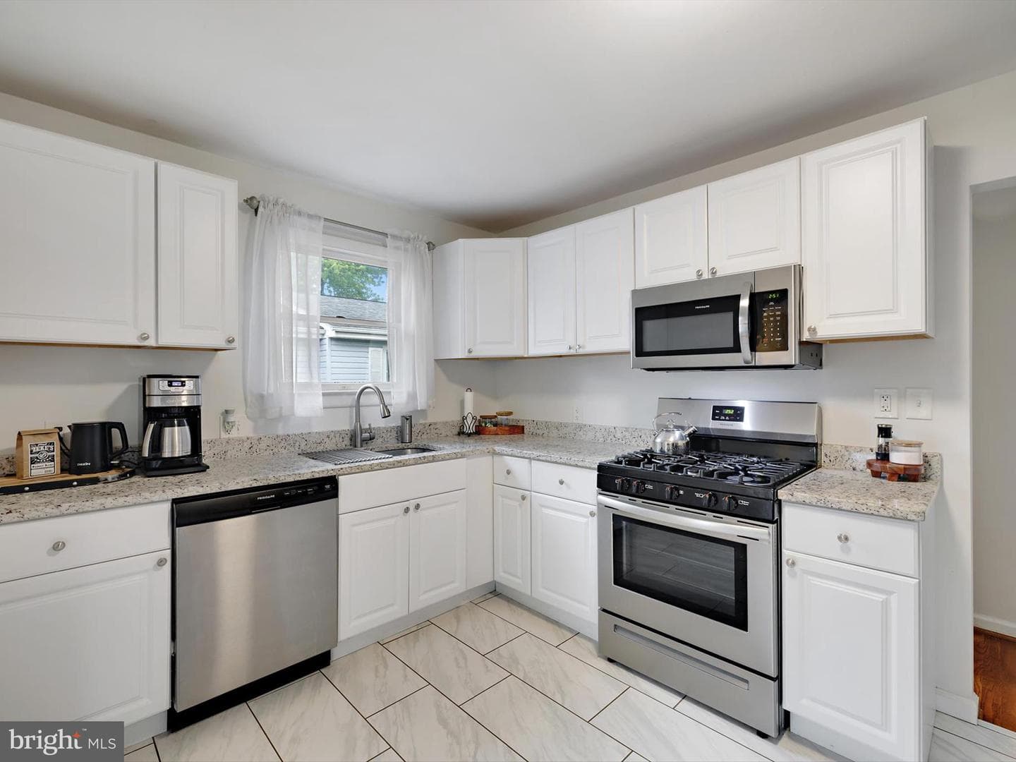8579 Main Avenue photo 9