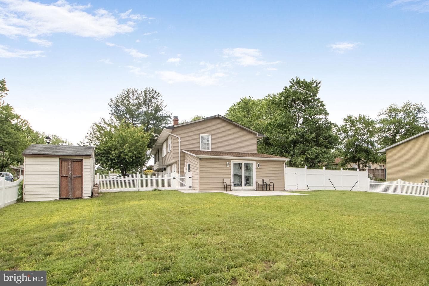 1338 Greyswood Road photo 2
