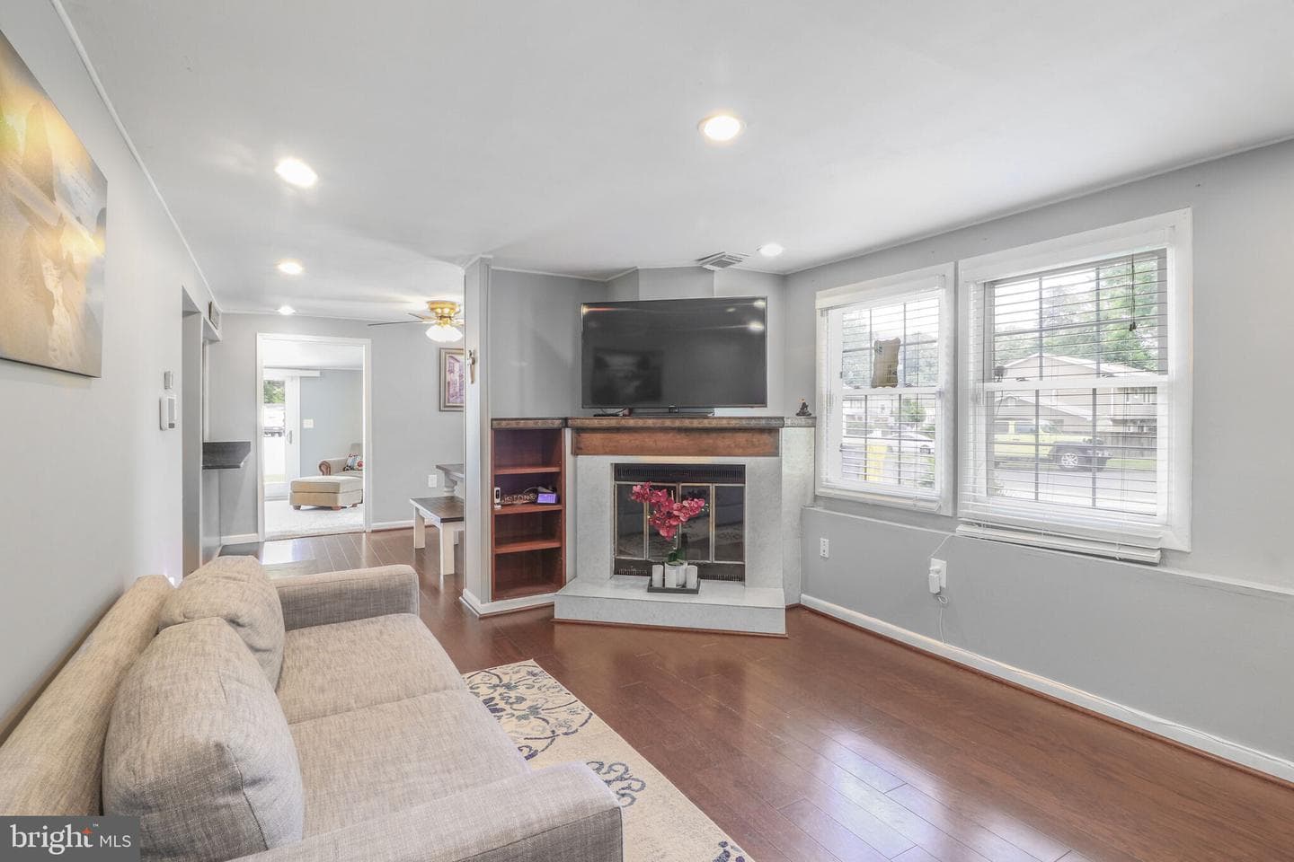 1338 Greyswood Road photo 4