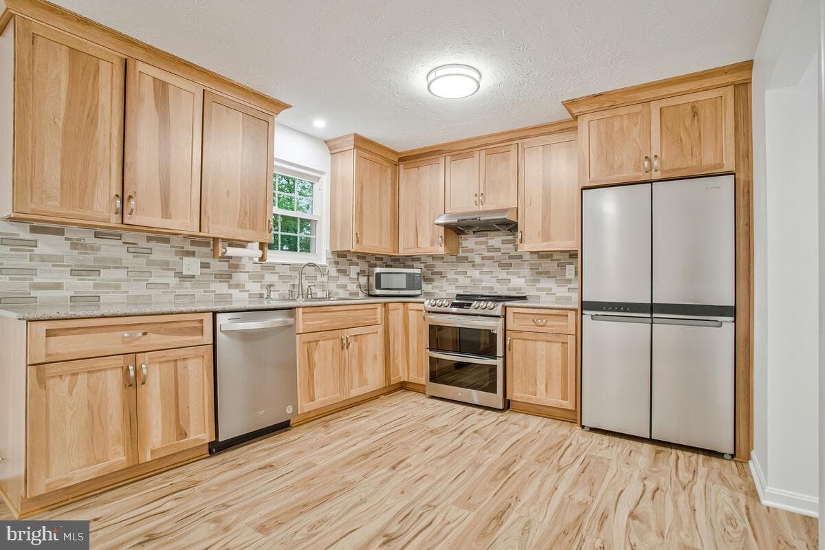 1321 Light Pines Court photo 5