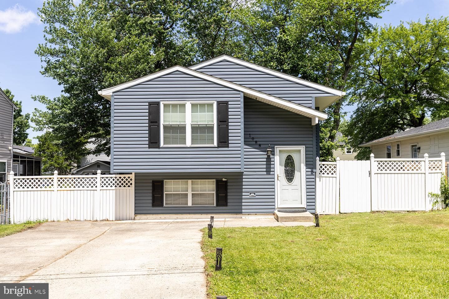 1088 Locust Drive photo 4