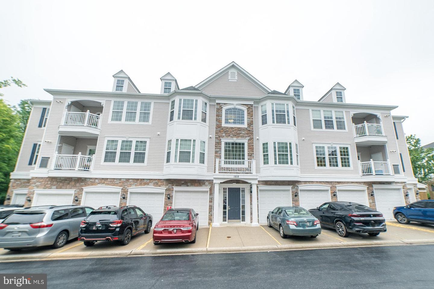 1515 Enyart Way #302 photo 1