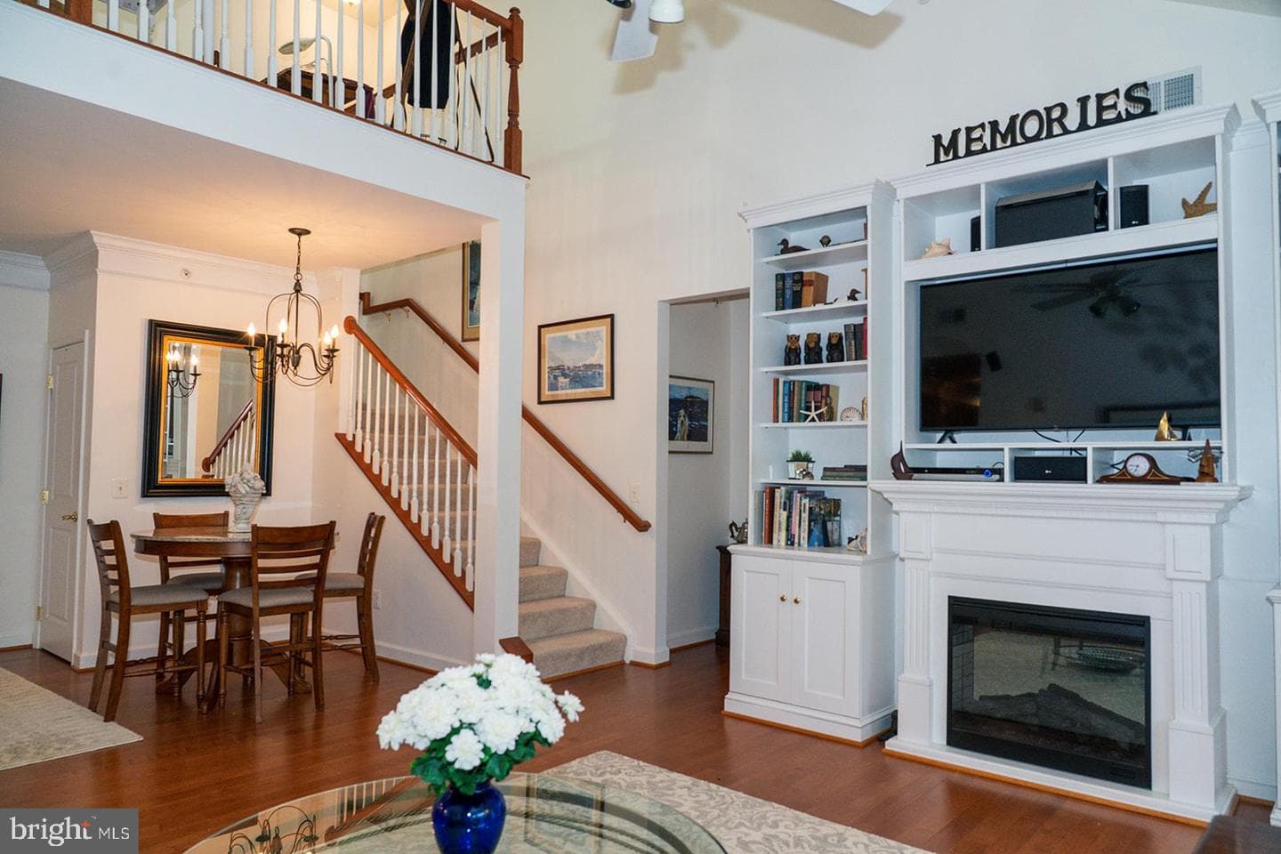 1515 Enyart Way #302 photo 4