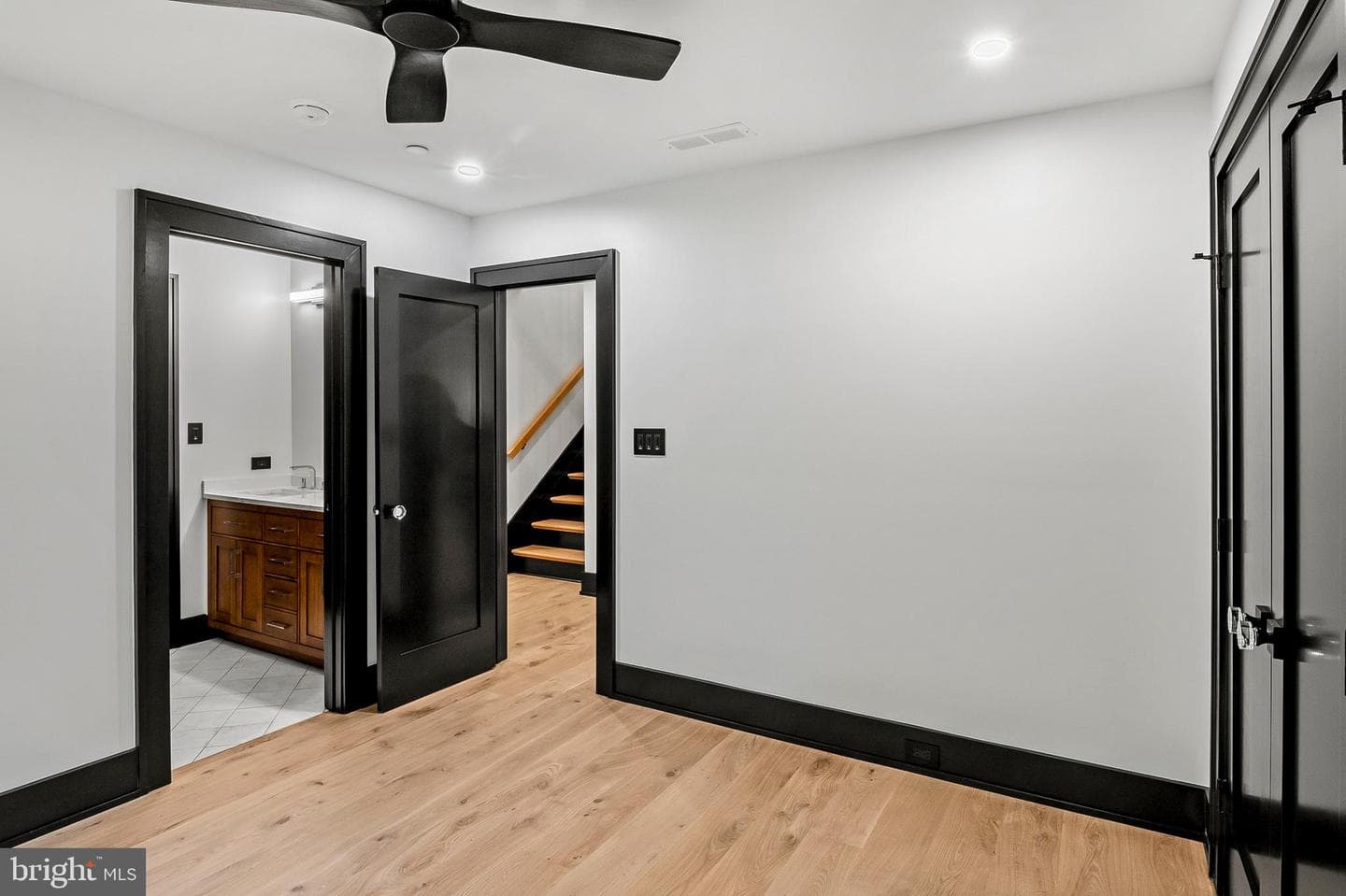 934 Chesterfield Road photo 35