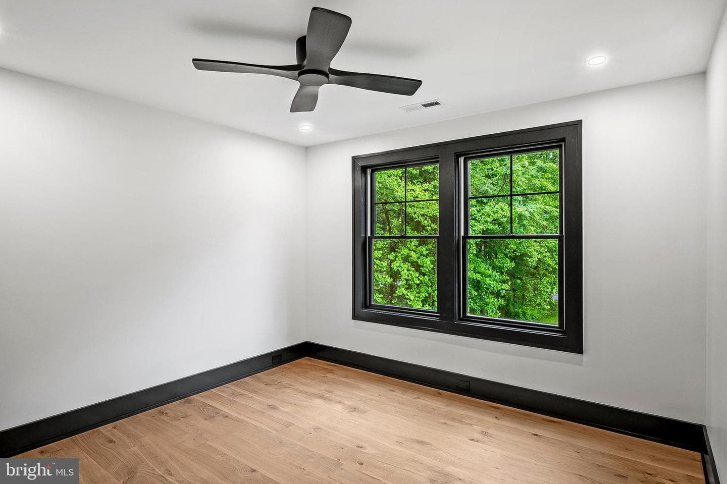 934 Chesterfield Road photo 38