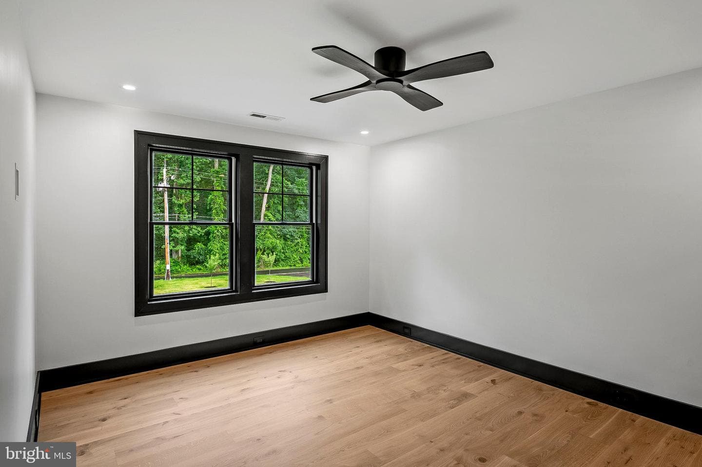 934 Chesterfield Road photo 40