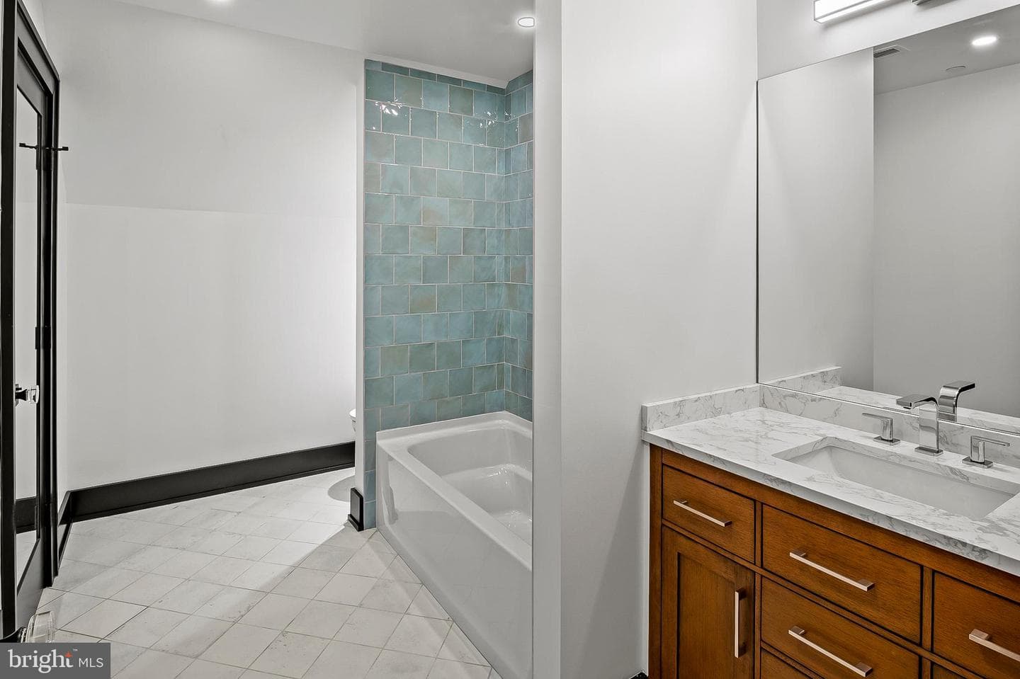 934 Chesterfield Road photo 43