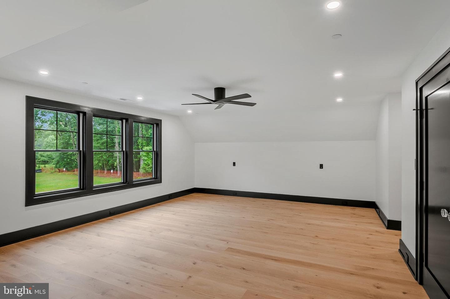 934 Chesterfield Road photo 46