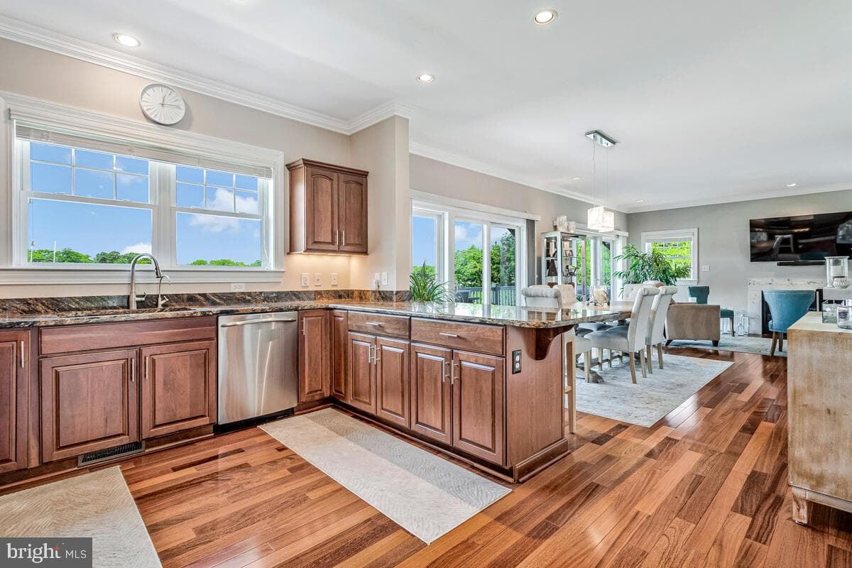 3300 Shore Drive photo 11