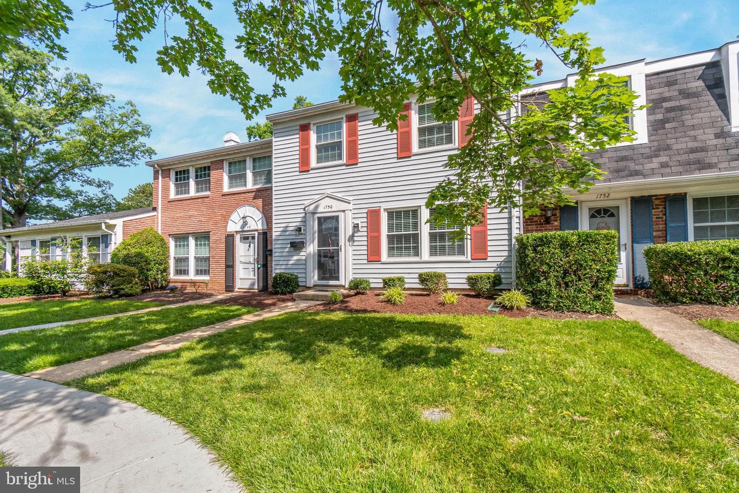 1750 Woodridge Court photo 2