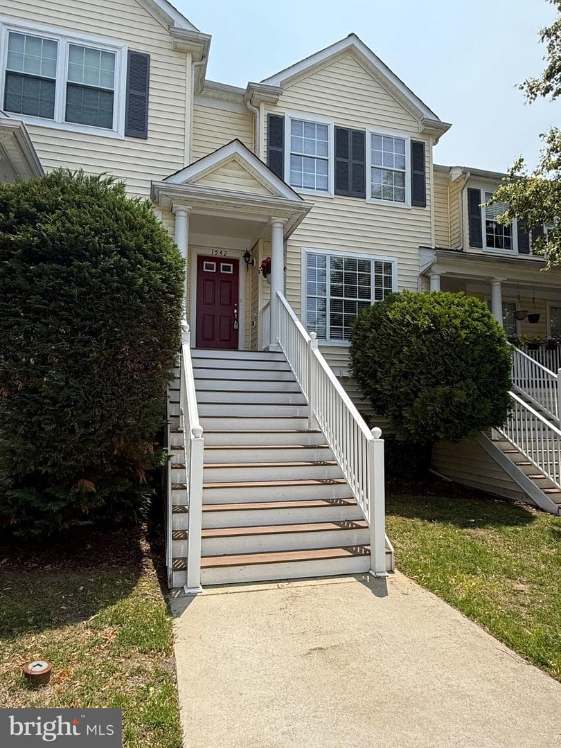 1542 Danewood Court photo 2