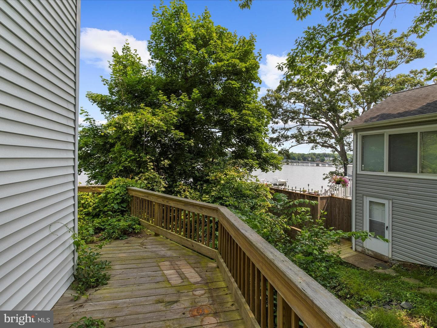 8 Shore Walk Road photo 5