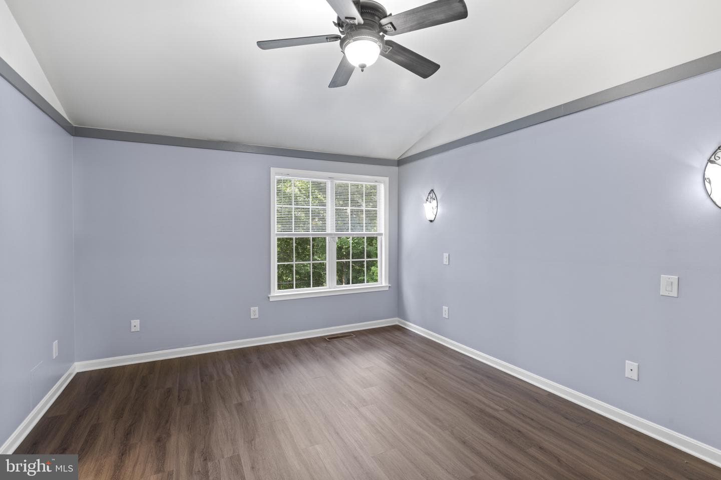 130 Pinecove Avenue photo 19
