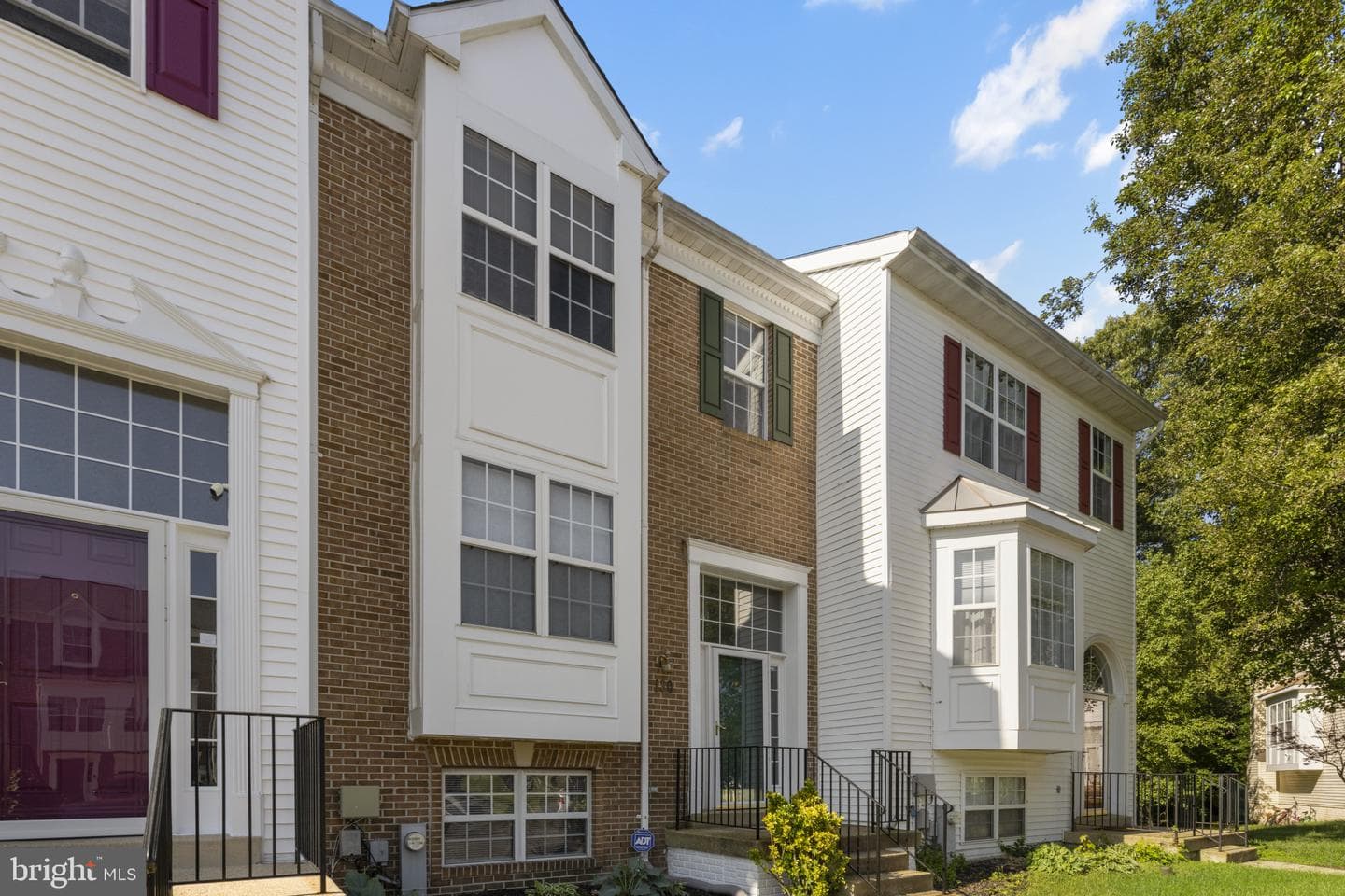 130 Pinecove Avenue photo 3