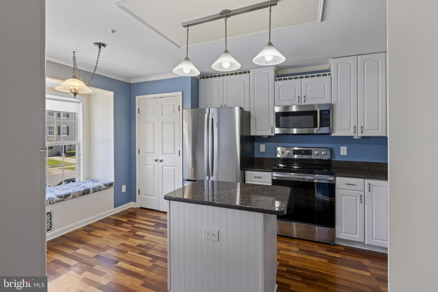 130 Pinecove Avenue photo 4