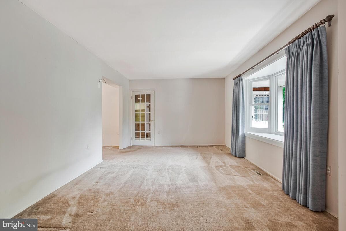 8218 Sherbrooke Court photo 5