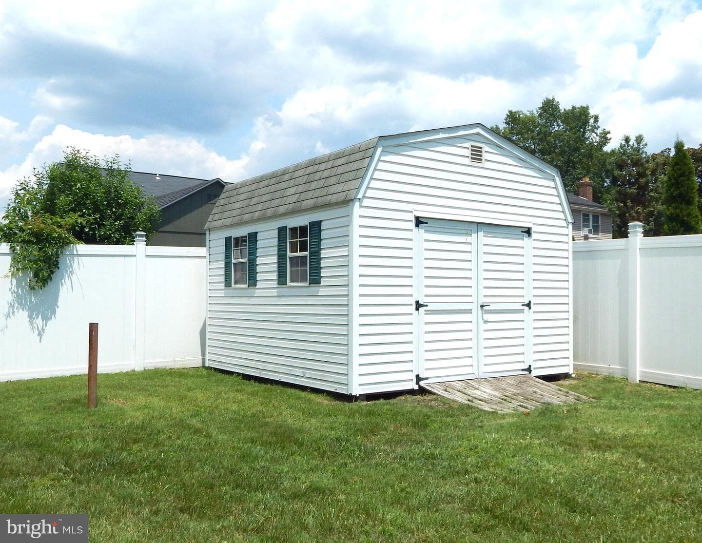 308 Alexis Drive photo 24